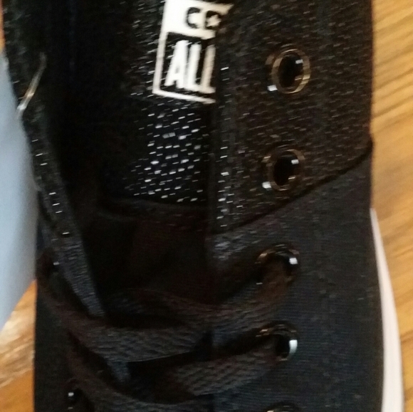 **SOLD**Women's Converse Athletic Shoes Sz 8 - Picture 6 of 8